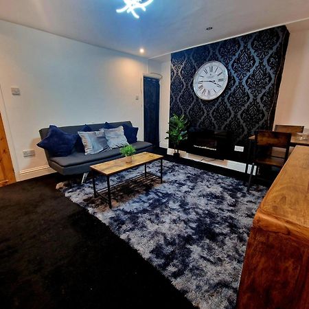 Private Courtyard Apartment In Bradford With Parking Shipley  Kültér fotó