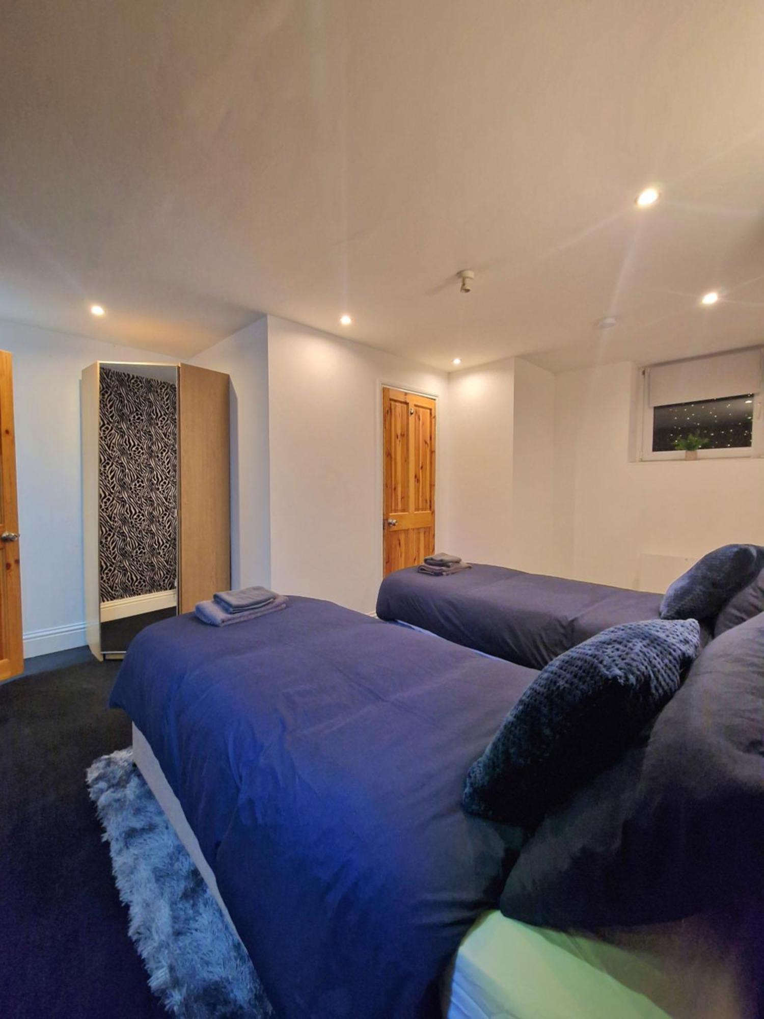 Private Courtyard Apartment In Bradford With Parking Shipley  Kültér fotó