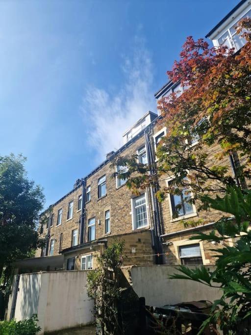 Private Courtyard Apartment In Bradford With Parking Shipley  Kültér fotó